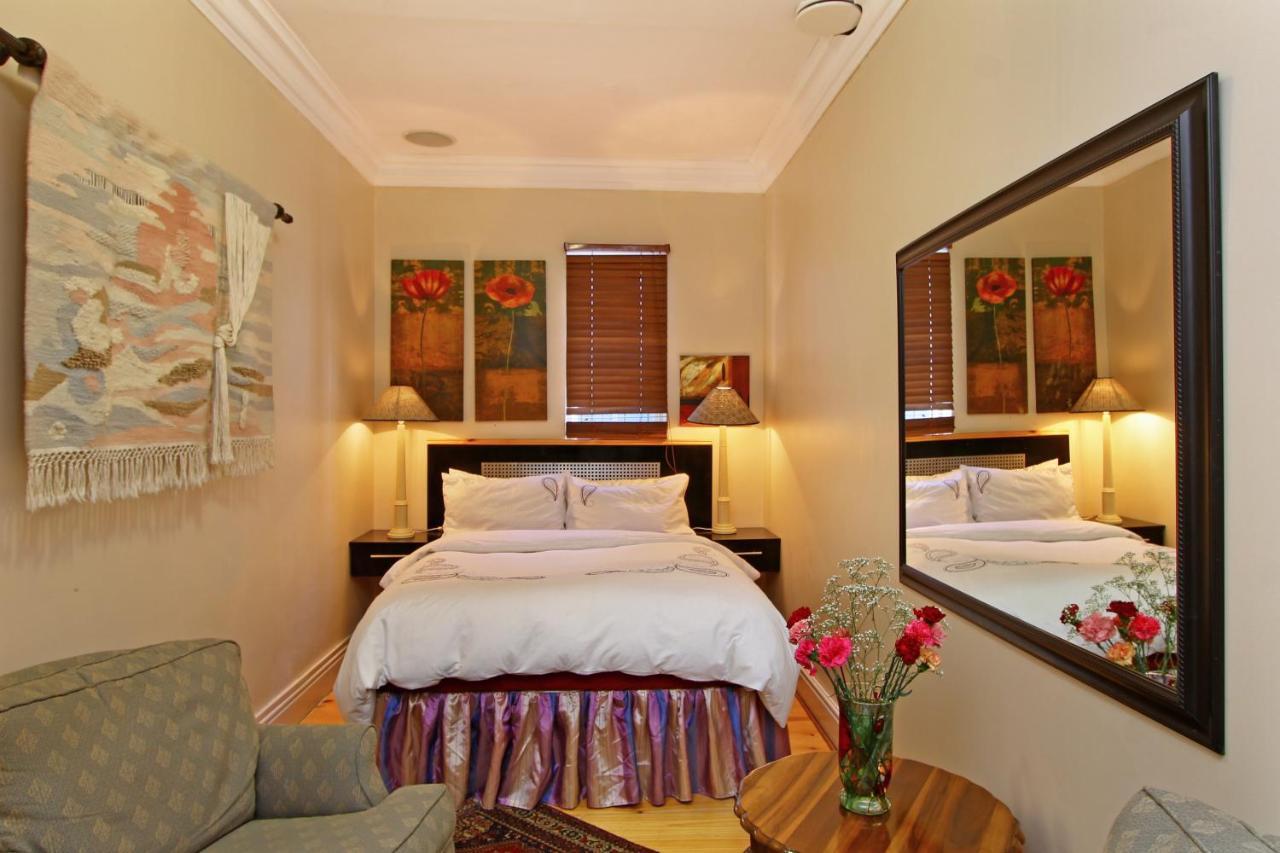 Forty8 Backpackers Hotel Cape Town Exterior photo