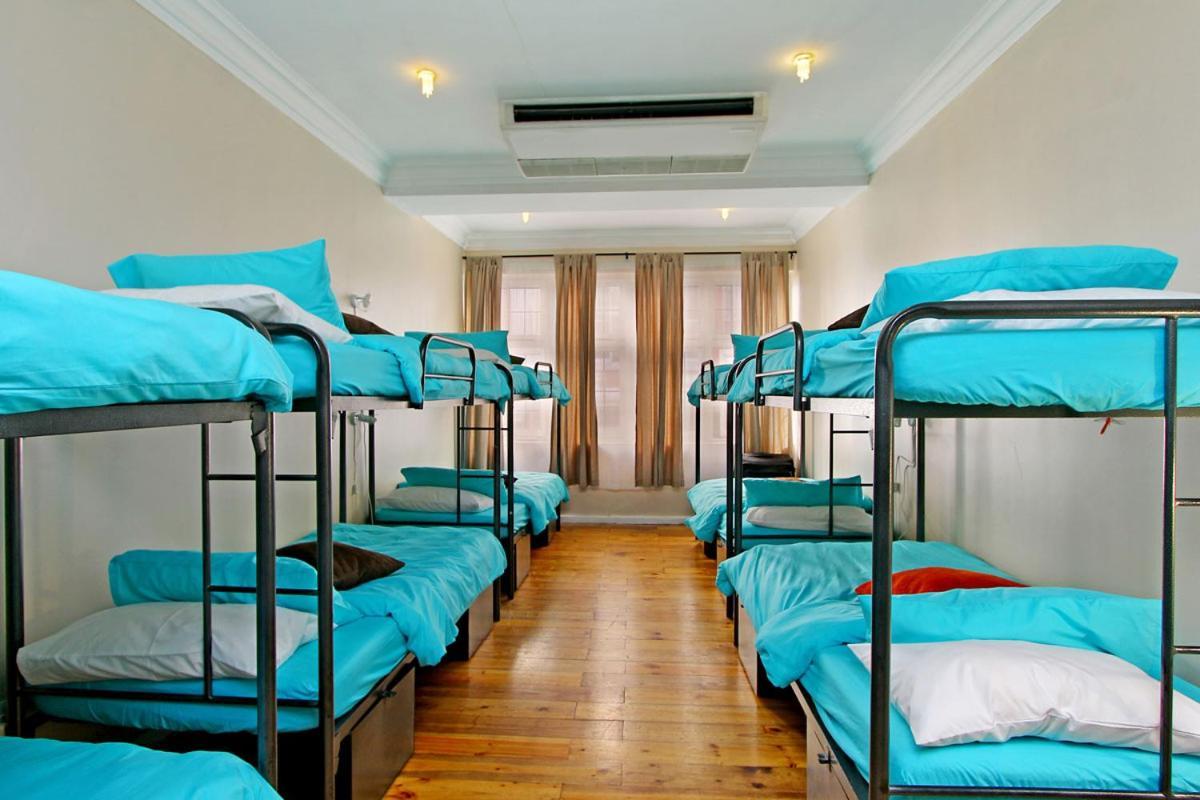 Forty8 Backpackers Hotel Cape Town Exterior photo