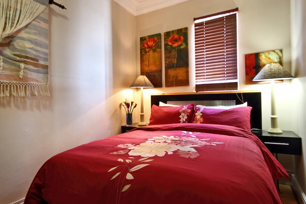 Forty8 Backpackers Hotel Cape Town Room photo