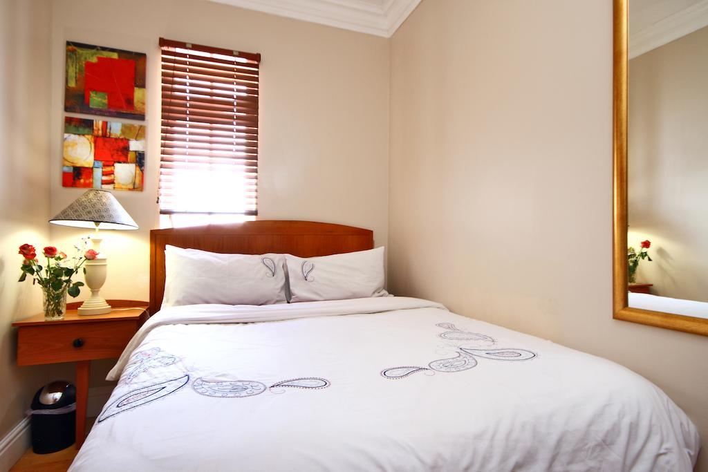 Forty8 Backpackers Hotel Cape Town Room photo