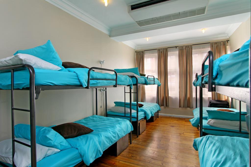Forty8 Backpackers Hotel Cape Town Room photo