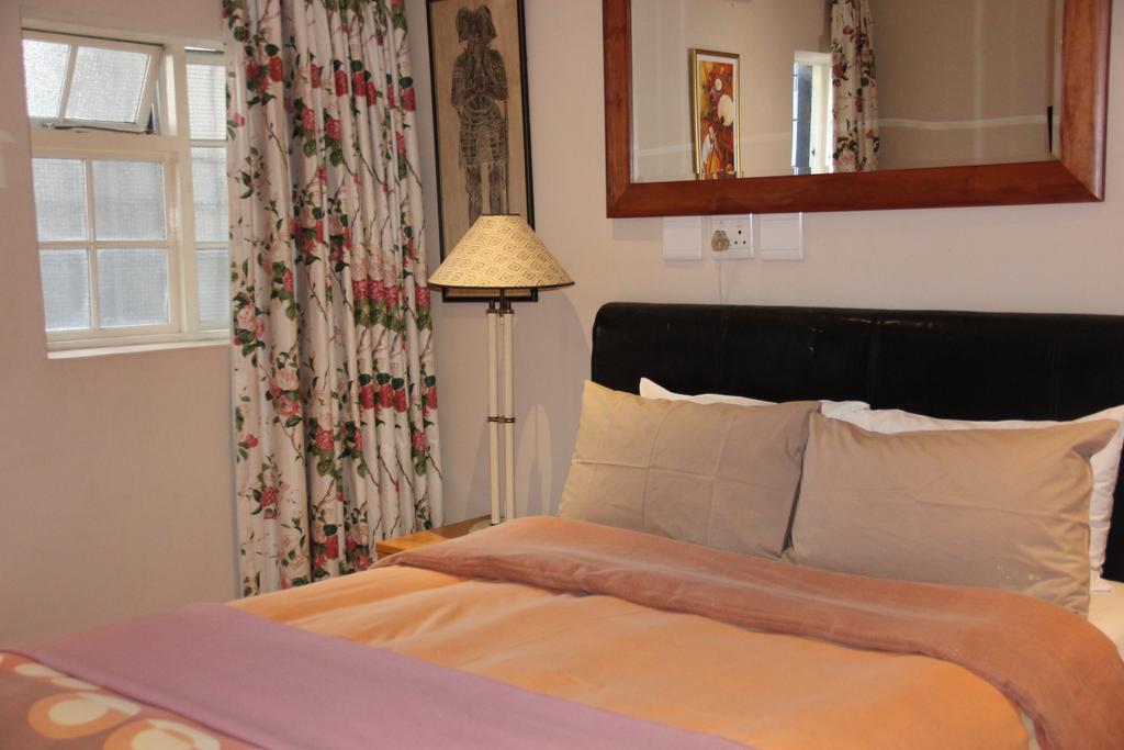 Forty8 Backpackers Hotel Cape Town Exterior photo