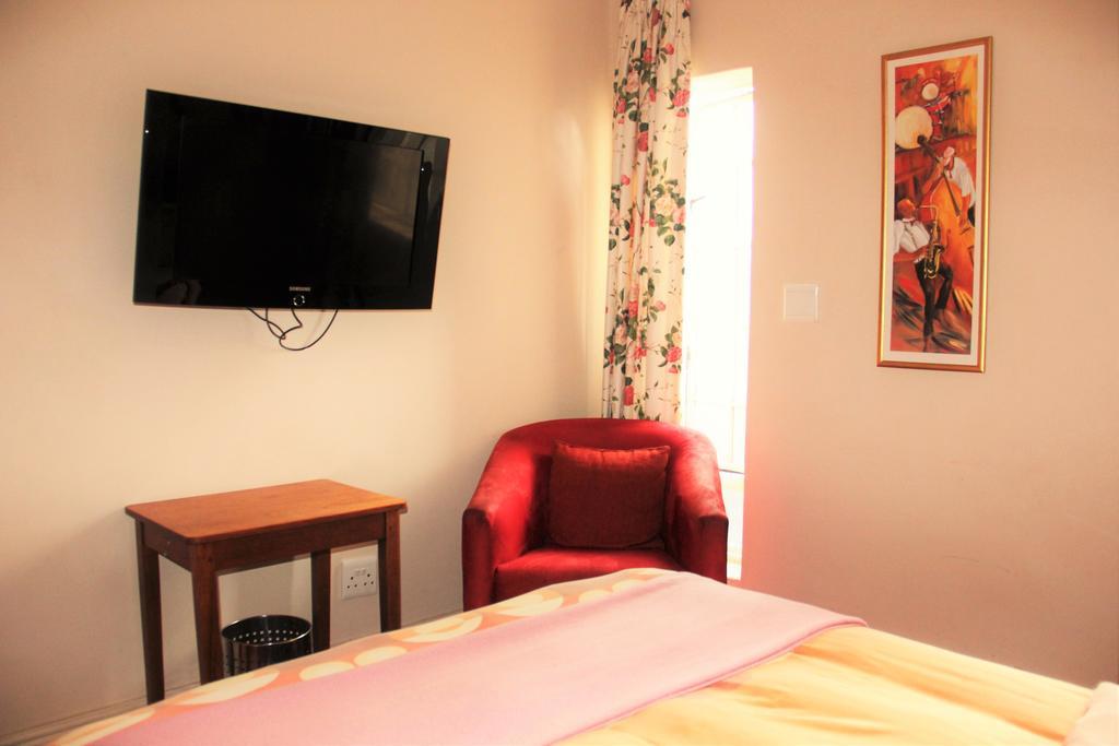 Forty8 Backpackers Hotel Cape Town Exterior photo