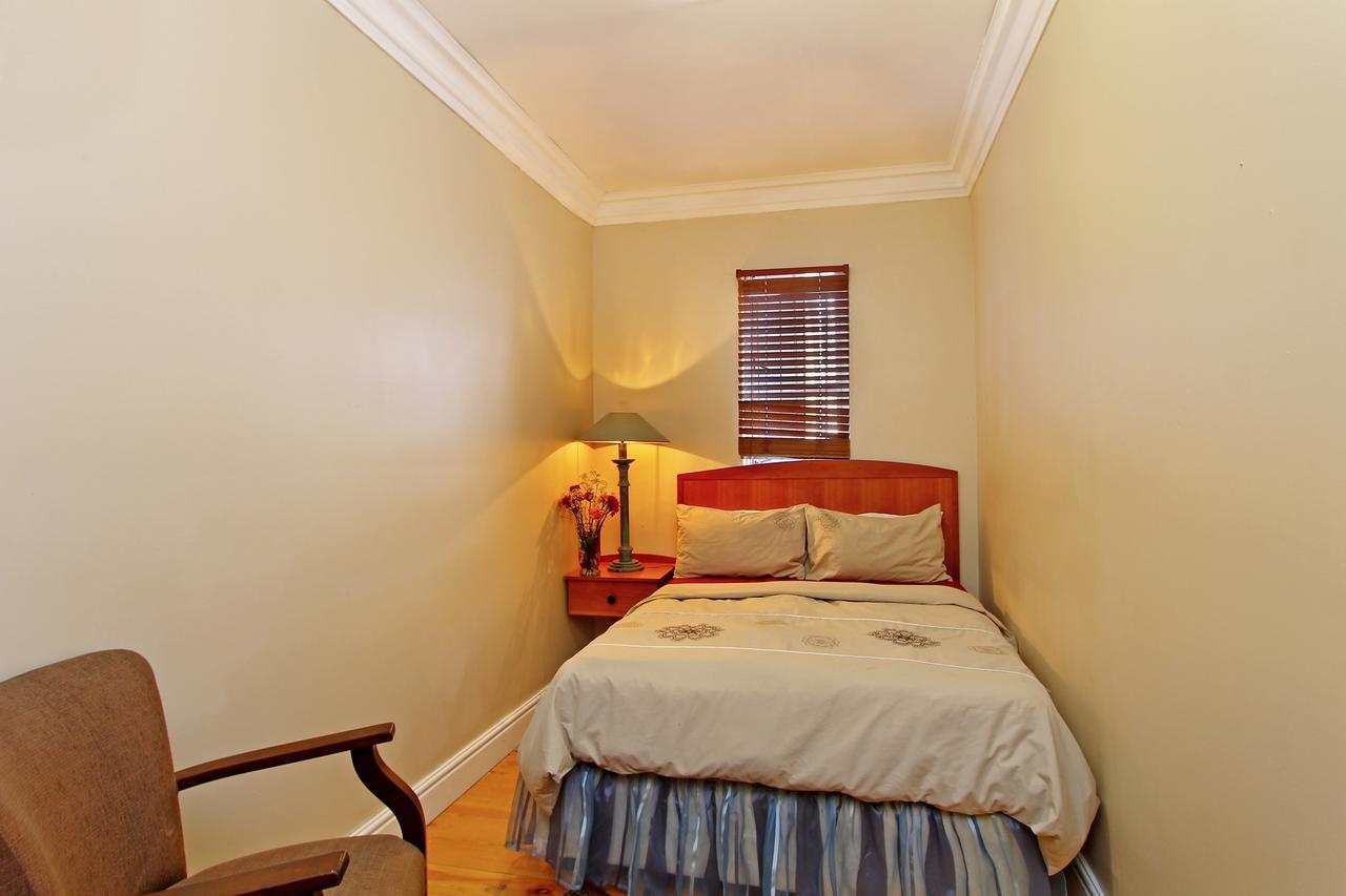 Forty8 Backpackers Hotel Cape Town Exterior photo